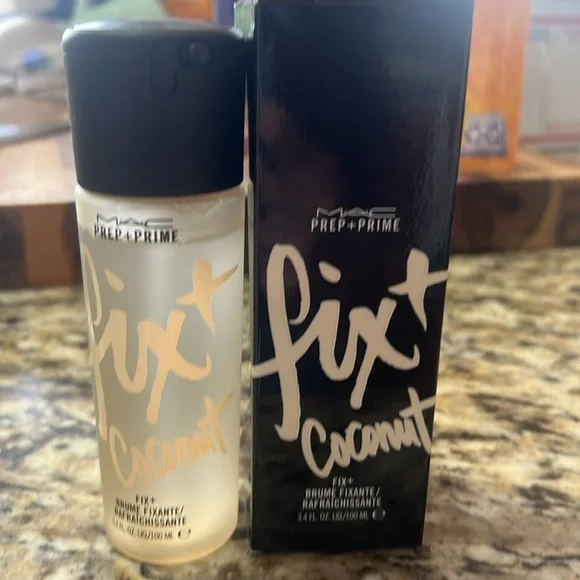 🌙♣️Mac Fix+ Coconut Setting Spray Full Size - Picture 2 of 8